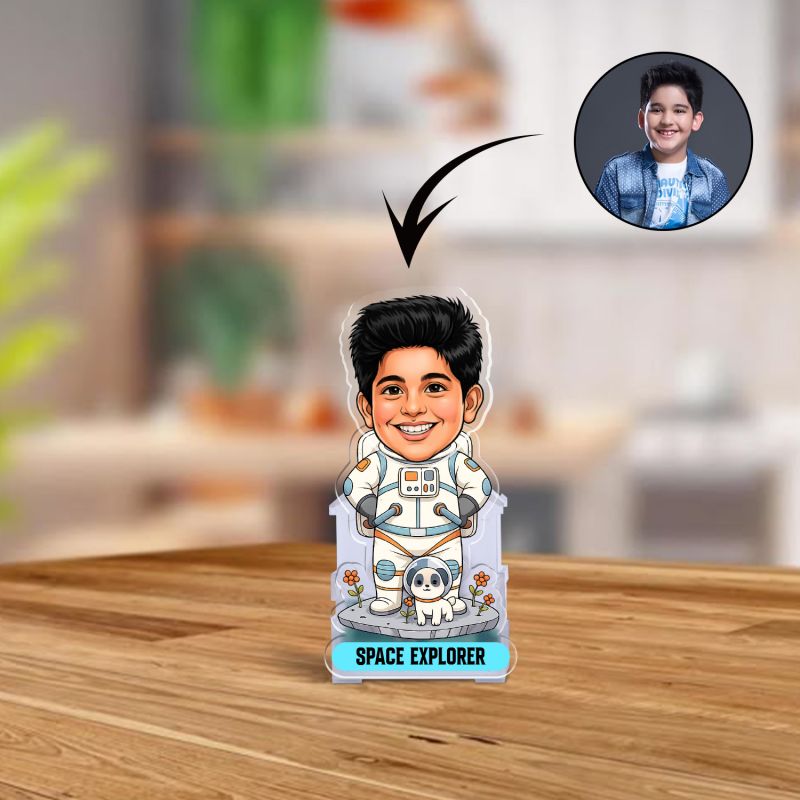 Astronaut Bobblehead Figurine Solar Powered with Moving Head Feature for Car Dashboard Decor Gift for Astronaut Fans & Car Lover